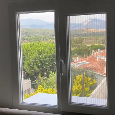 Nino's Seaview House With Balcony & Garden